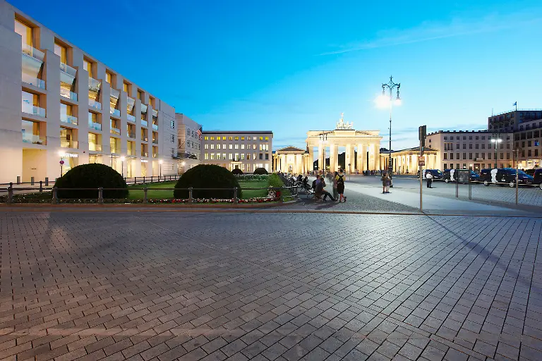 DZ-BANK-Brandenburger-Tor-Pariser-Platz-Berlin