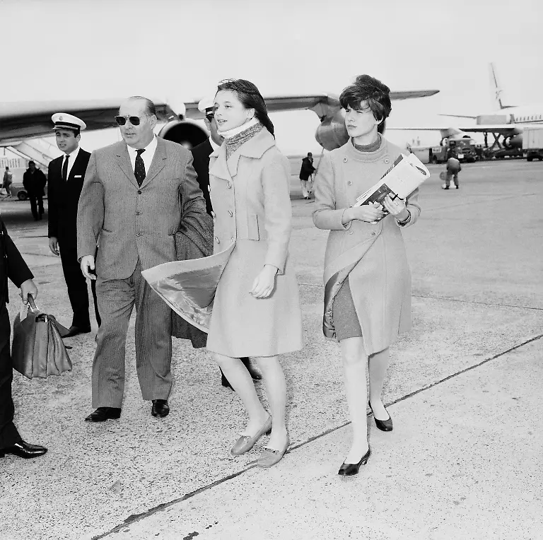 AP670328096