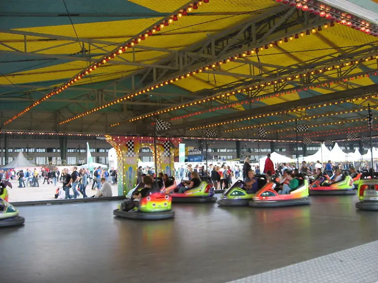 Autoscooter-Tempelhof-Berlin-Festival-2012