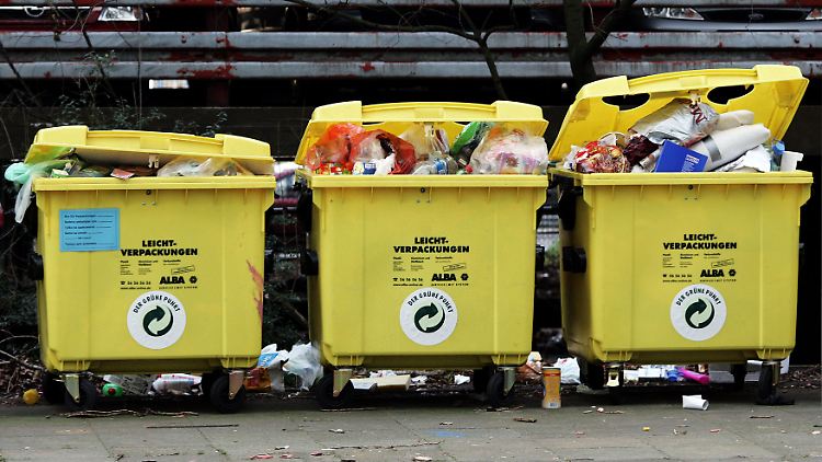Auch Liegestühle, Sitzsäcke, Hundefutterdosen und alte Zahnbürsten sollen in die gelbe Tonne?