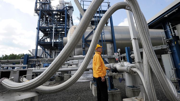Aus großen Tanks soll bei der CCS-Technologie Kohlendioxid in unterirdischen Kammern gepumpt werden.