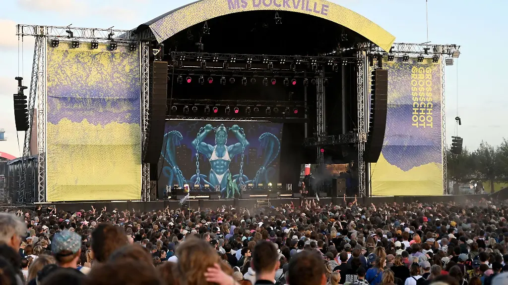 Das-Dockville-Festival-in-Hamburg-Wilhelmsburg-ist-nach-zwei-Tagen-zu-Ende-gegangen-mit-mehr-als-100-Musik-Acts