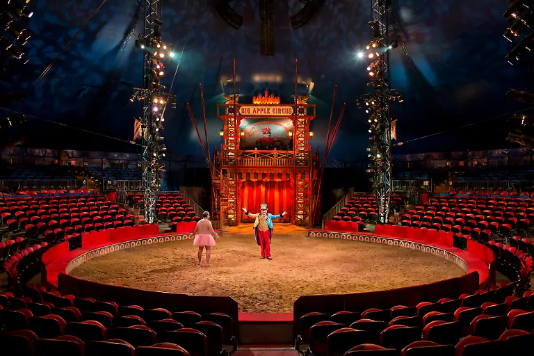 BobCarey-1920x1280-Circus