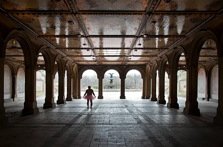 BobCarey-1920x1270-Columns