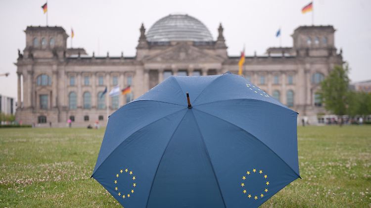 Die Deutschen tragen in der Euro-Krise eine immer größer werdende Verantwortung.