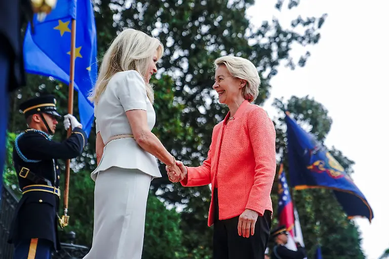 2025-08-18T162120Z-1107504490-RC2S9GAYHSOH-RTRMADP-3-UKRAINE-CRISIS-SUMMIT