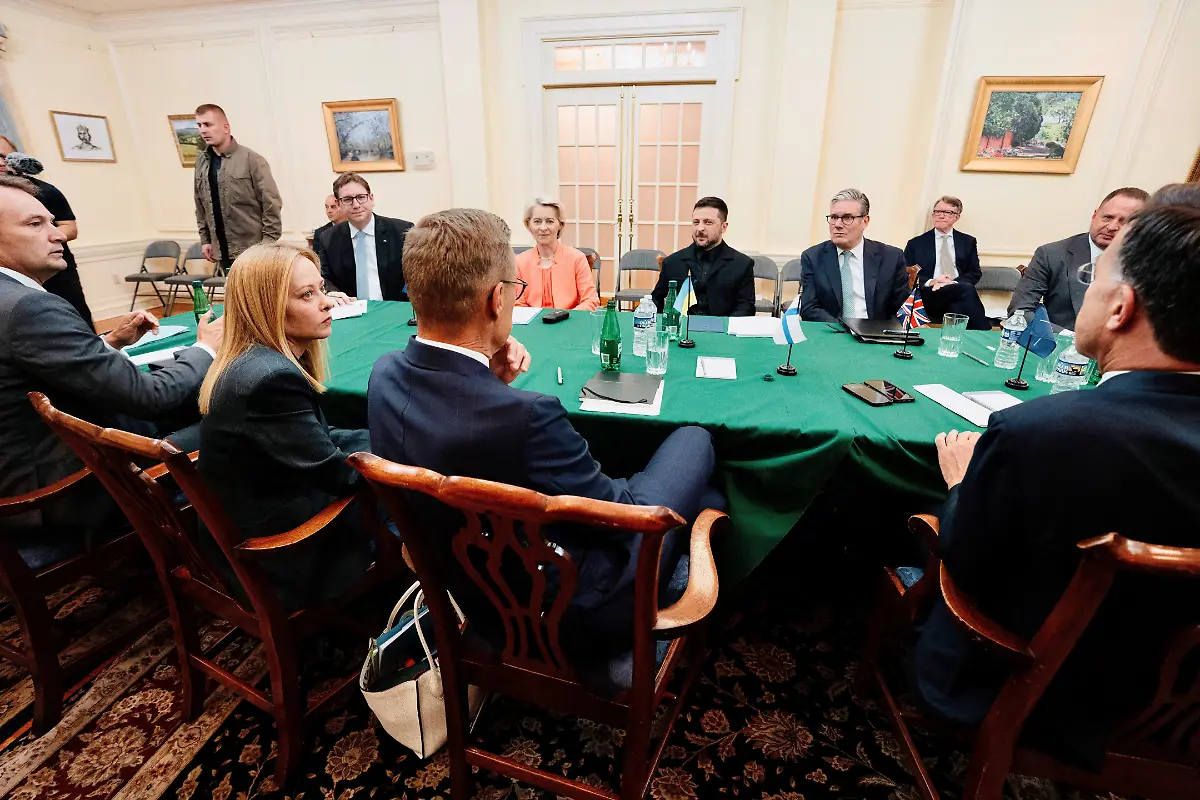 2025-08-18T171021Z-966571437-RC2R9GAUB0SH-RTRMADP-3-UKRAINE-CRISIS-SUMMIT