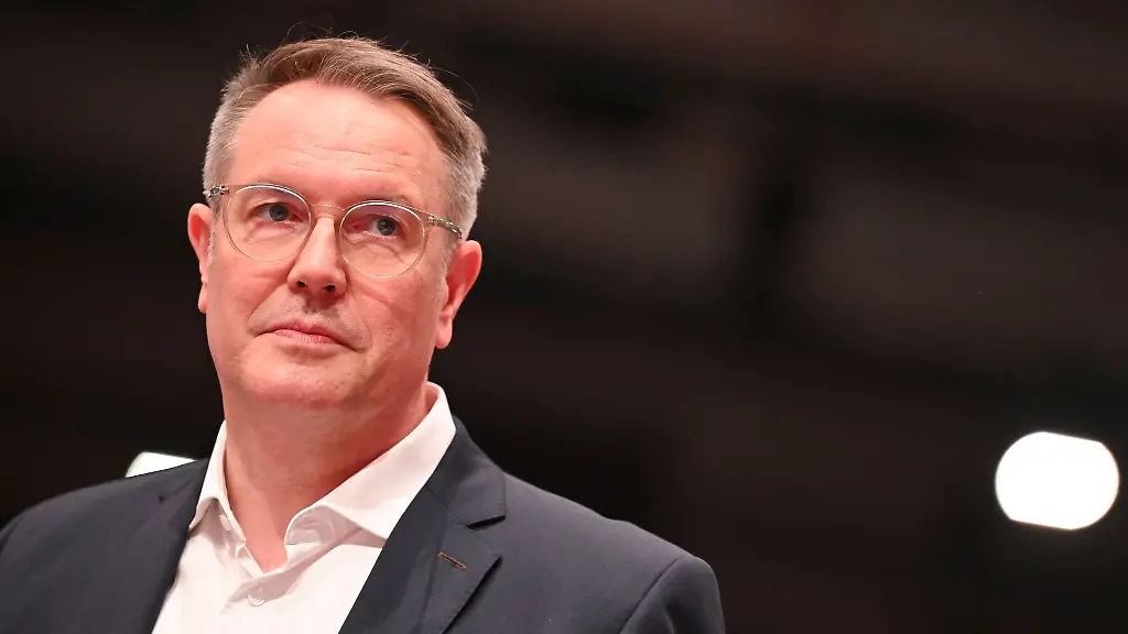 Schweitzer-habe-nicht-gegen-das-Neutralitaetsgebot-verstossen-sagte-das-Gericht