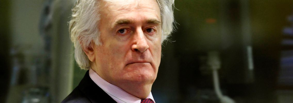 Karadzic ist vieler Verbrechen angeklagt.