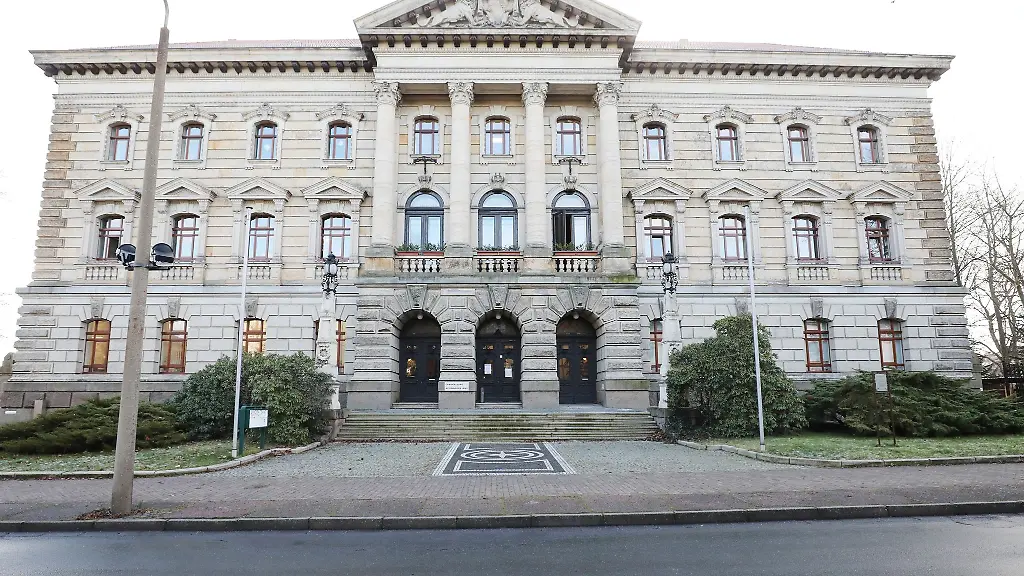 Im-Alteburger-Land-kam-es-nach-einem-Vorfall-im-Landratsamt-zu-einem-Polizeieinsatz-Archivbild