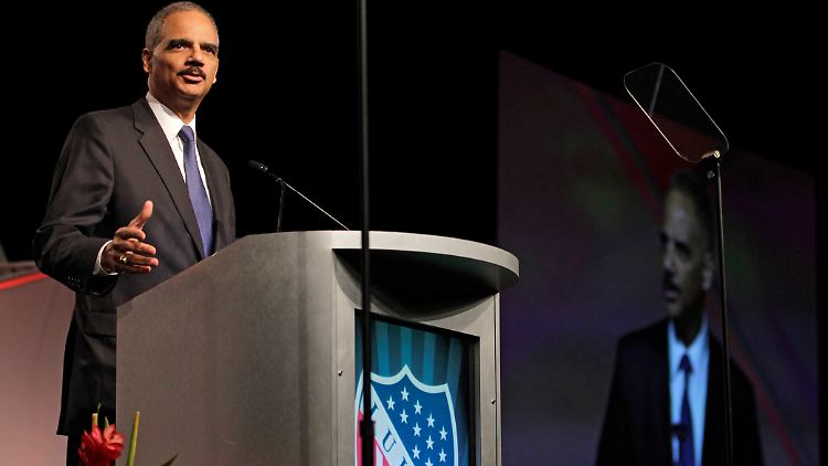 Eric Holder muss als Objekt der Rache der Republikaner herhalten.
