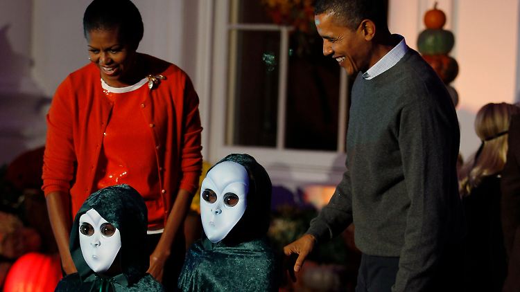 Barack Obama wird diesen Aliens hoffentlich nichst tun - auch, wenn der könnte.