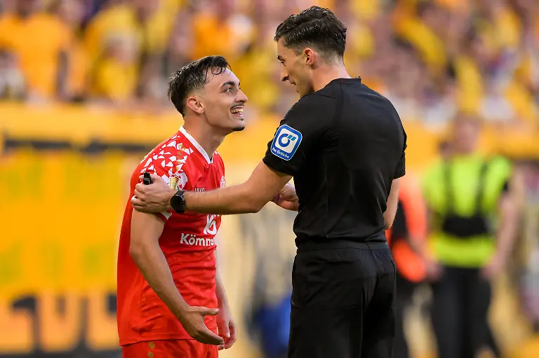 5fba8cfd8899410316ba551cdd9244f1