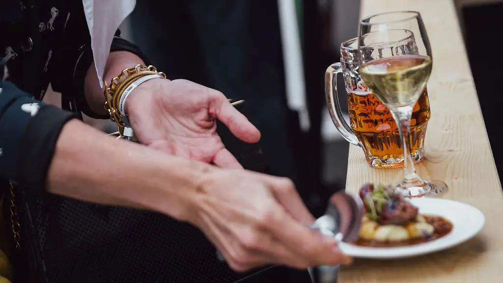 Die-vom-Bund-in-Aussicht-gestellte-Senkung-der-Mehrwertsteuer-verschaffe-den-Unternehmern-Luft-heisst-es-vom-Dehoga