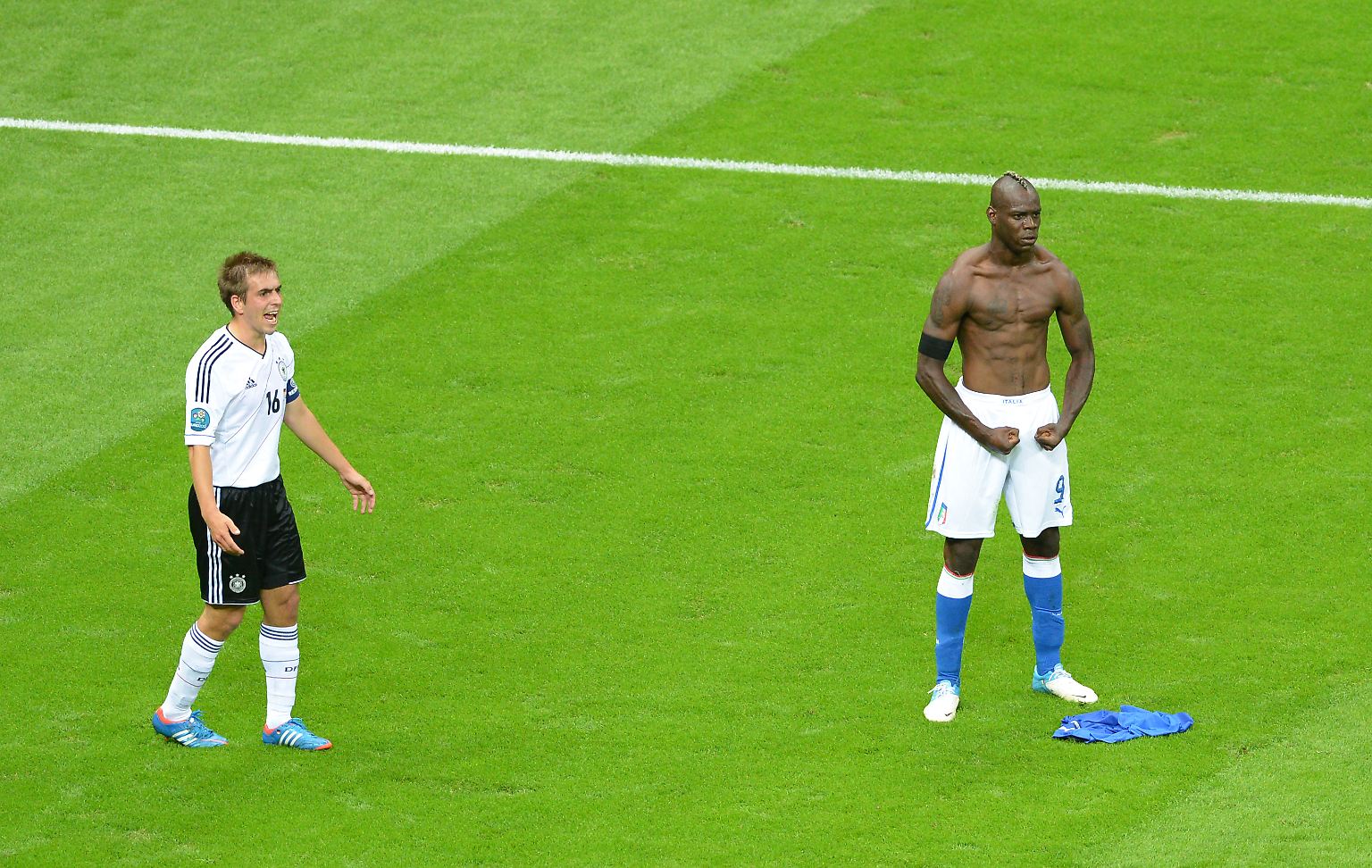 Die Pose von Mario Balotelli war imposant.