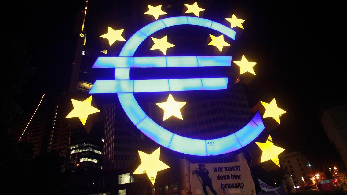 2012-06-29T071912Z_01_AD03_RTRMDNP_3_EUROZONE.JPG4857572840520751355.jpg