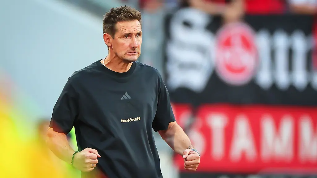 Nuernberg-Trainer-Miroslav-Klose-hat-die-drei-ersten-Pflichtspiele-verloren