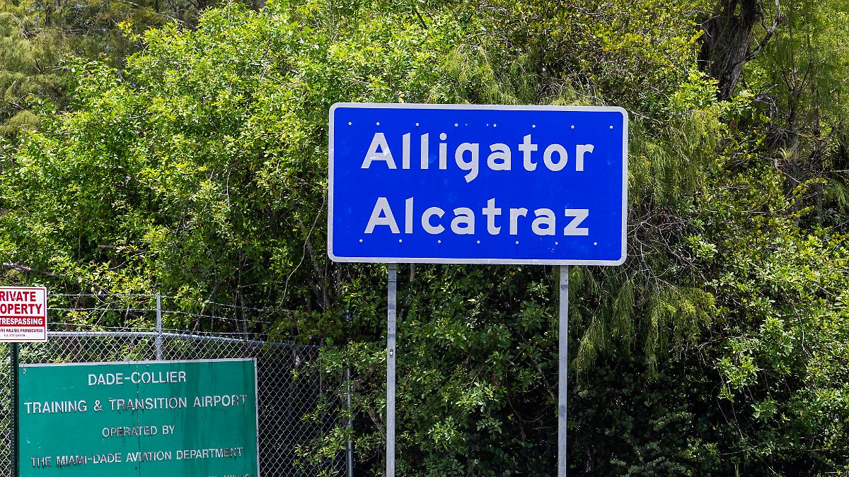 Verstoß gegen Umweltschutzgesetz: Gericht ordnet Rückbau von "Alligator Alcatraz" an