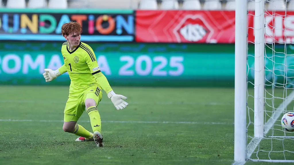 Neuer-Teenie-bei-Hertha-Torhueter-Konstantin-Heide