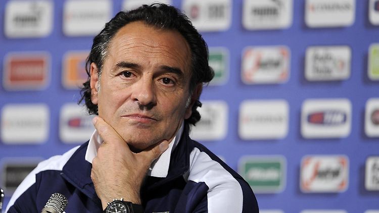 Cesare Prandelli: "Im September haben sie uns wieder vergessen." 