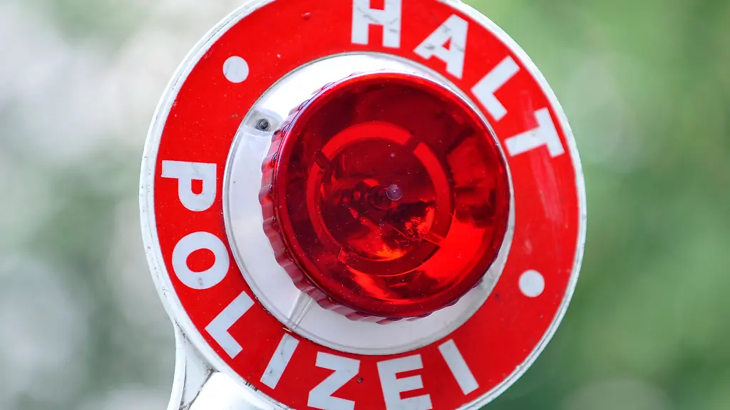 Eine-Autofahrerin-floh-vor-der-Polizeikontrolle