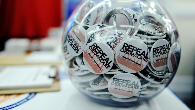 "Obamacare abschaffen": Buttons für Gegner der Gesundheitsreform in den USA.