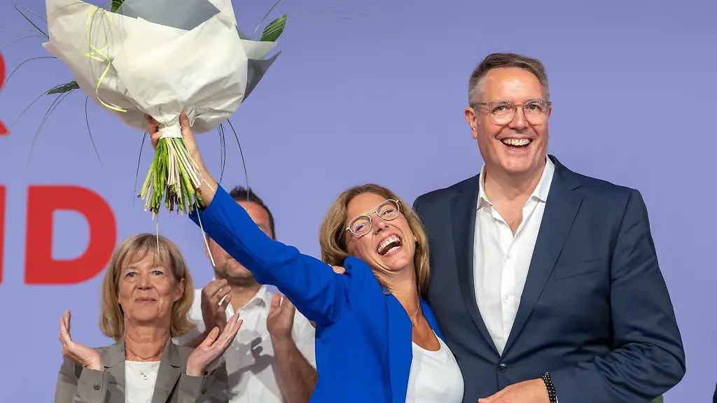 Die-zwei-zentralen-Gesichter-der-rheinland-pfaelzischen-Sozialdemokraten-Sabine-Baetzing-Lichtenthaeler-und-Alexander-Schweitzer