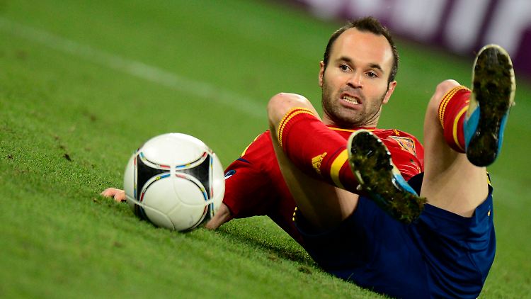 Andres Iniesta, ballsicher.