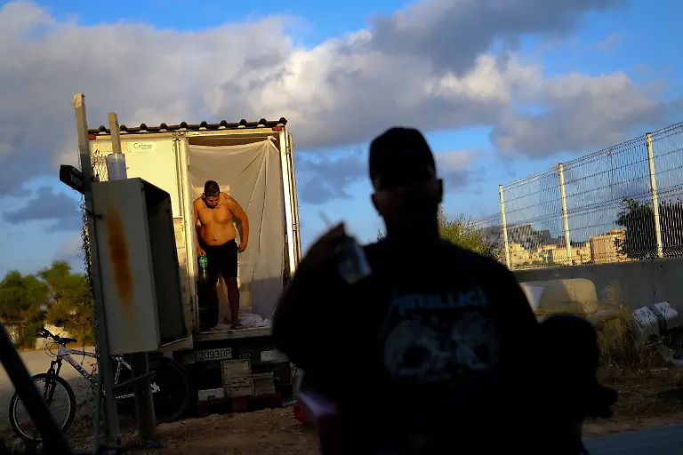 2025-08-18T082909Z-2039606648-RC2UVFA2DHWY-RTRMADP-3-SPAIN-HOUSING-IBIZA-TOURISM