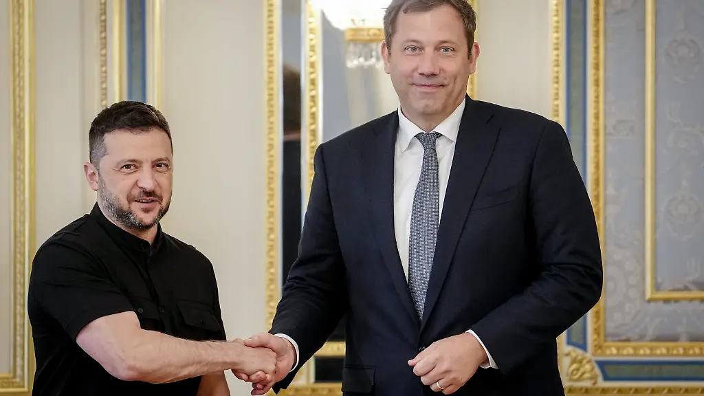 72963194de15d2c18a1a6b947d641698