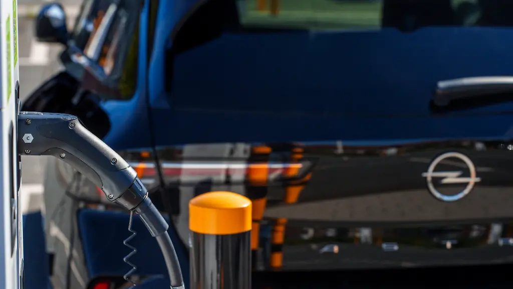 Immer-weniger-Kunden-entscheiden-sich-zuletzt-fuer-ein-Elektro-Fahrzeug-der-Marke-Opel