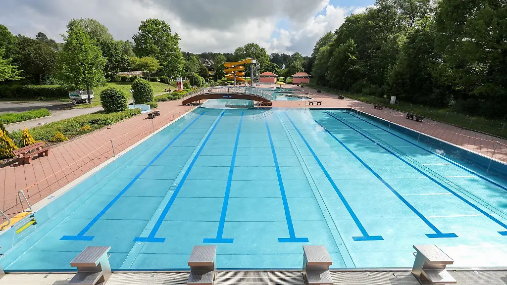 Die-Freibadsaison-in-Chemnitz-wird-um-eine-Woche-verlaengert