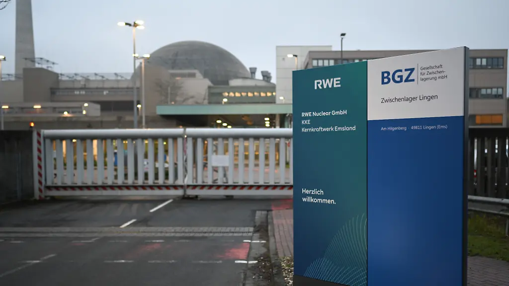 Der-1400-Megawatt-Block-des-Kernkraftwerks-Emsland-in-Lingen-wurde-1988-in-Betrieb-genommen