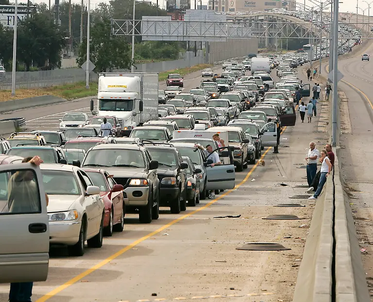 2005-08-28T000000Z-301945852-RP6DRMZXGWAA-RTRMADP-3-WEATHER-KATRINA