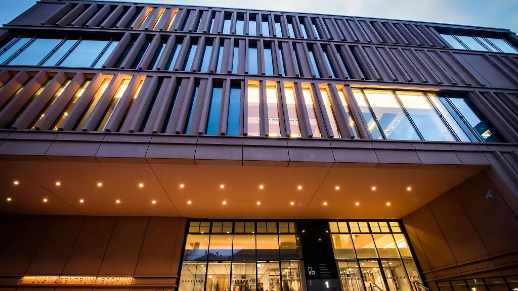 Seniorin-mit-50-Messerstichen-getoetet-Lebenslange-Haft