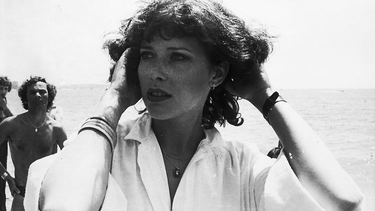 Sylvia Kristel 1975