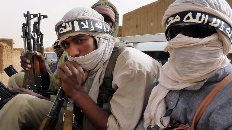 Die Islamisten in Mali wollen nicht tolerieren, dass Muslime auch die Grabstätten von Propheten und anderen Heiligen anbeten.