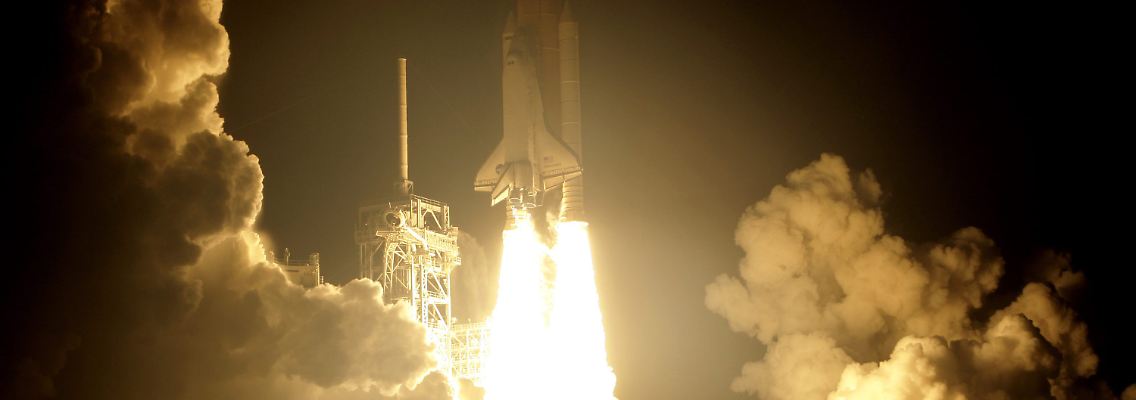 Endlich! Die ISS-Astronauten atmen auf: Die "Discovery" ist gestartet und bringt Ersatzteile für's Klo.