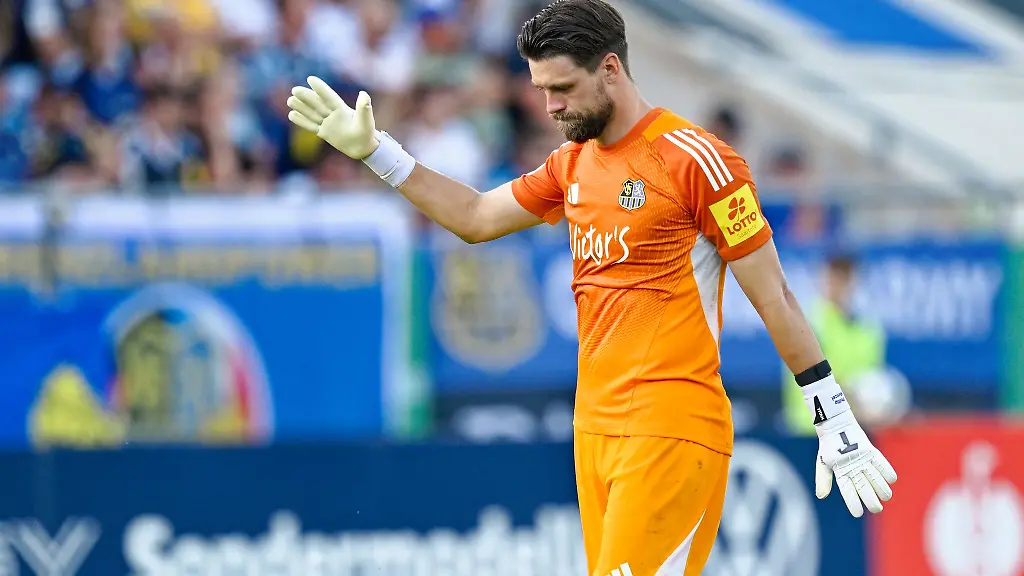 Der-1-FC-Saarbruecken-spendet-fuer-getoeteten-Polizisten