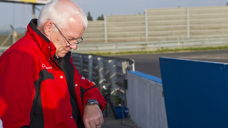 Für Entwicklungschef Michael Dick ist die Fahrt Erfolg und Abschied zugleich.