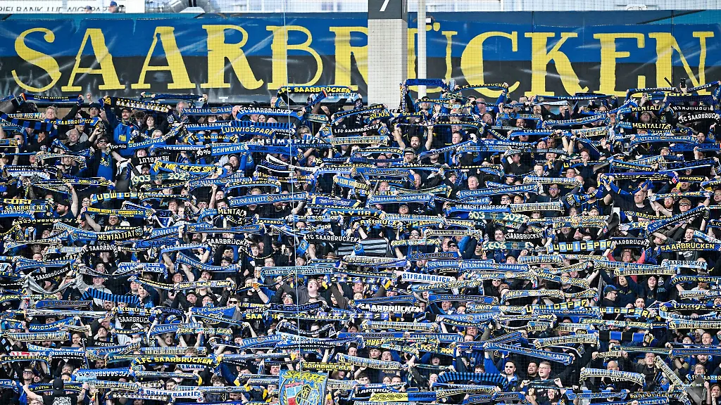 Nach-Ansicht-der-Fans-muss-sich-in-Saarbruecken-etwas-aendern
