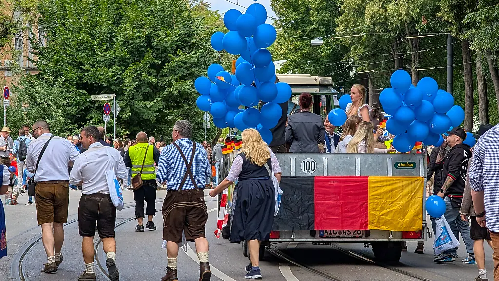 e5c56bb95a4549f07f1c05c3a9458606