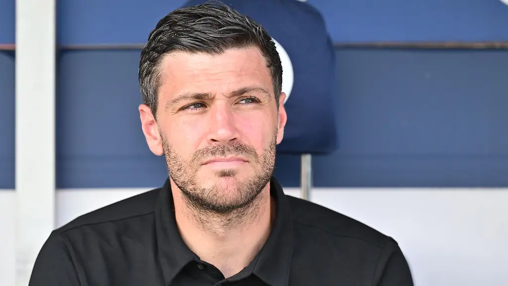 Hat-einen-neuen-Abwehrspieler-geholt-Braunschweigs-Sportchef-Benjamin-Kessel