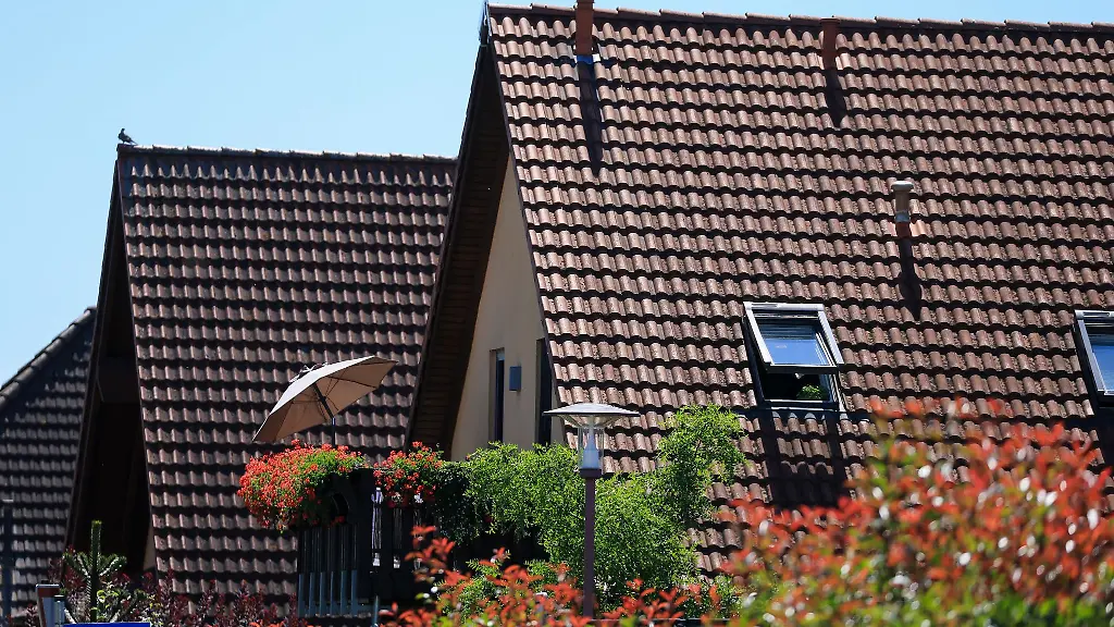 Zur-Monatsmitte-wurden-noch-einmal-hochsommerliche-Temperaturen-von-ueber-35-Grad-erreicht