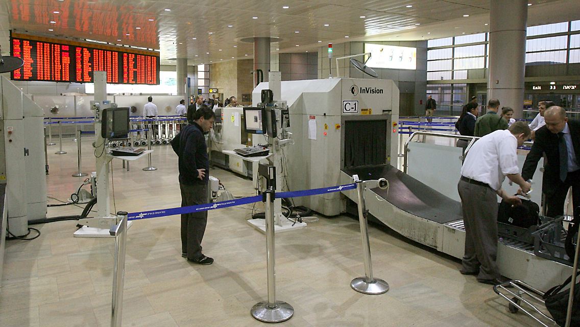 Sicherheitskontrolle auf dem Flughafen Ben Gurion in Tel Aviv.