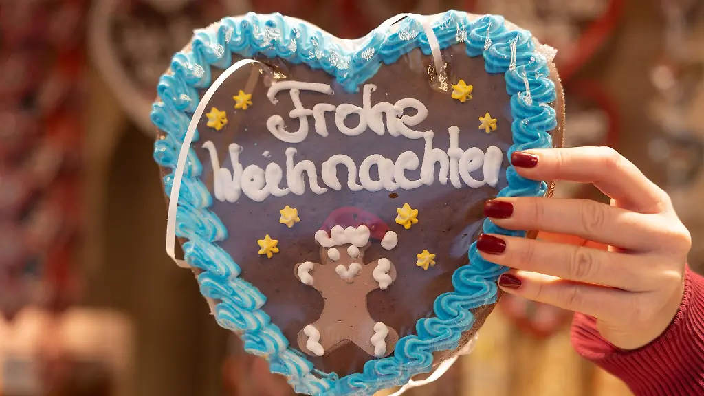 Damit-es-an-Weihnachten-alles-gibt-wird-bereits-jetzt-fleissig-gearbeitet