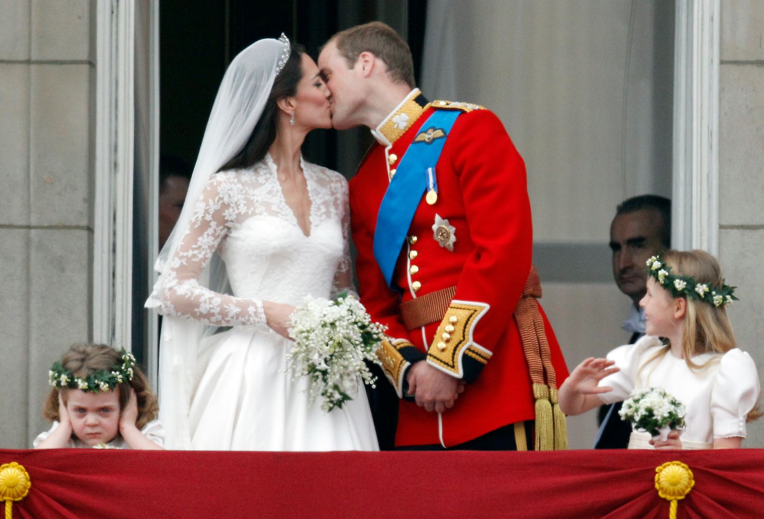 London kommt aus dem Feiern gar nicht mehr heraus: erst die royale Hochzeit von William und Kate, ...
