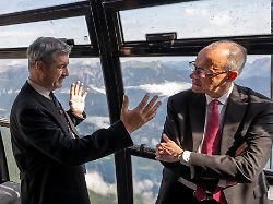 Nach der Klatsche für Söder: Jetzt live: Kanzler Merz spricht auf dem CSU-Parteitag