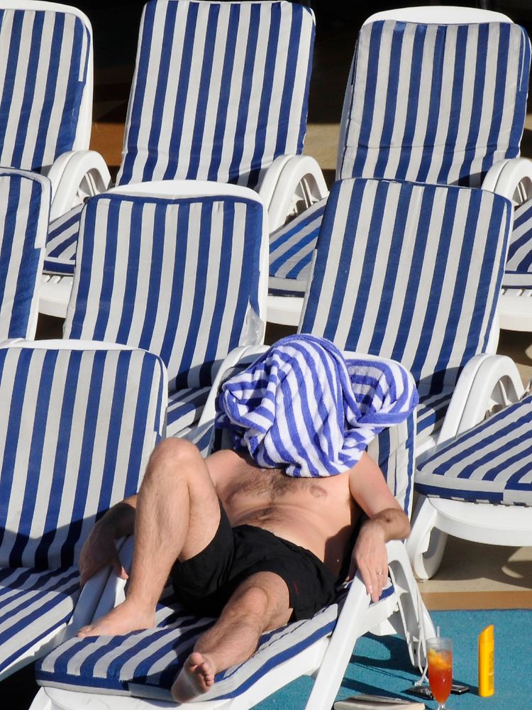 Wenn man sich nicht unterhalten möchte, kann man sich natürlich auch zurückziehen - aufs Sonnendeck ...
