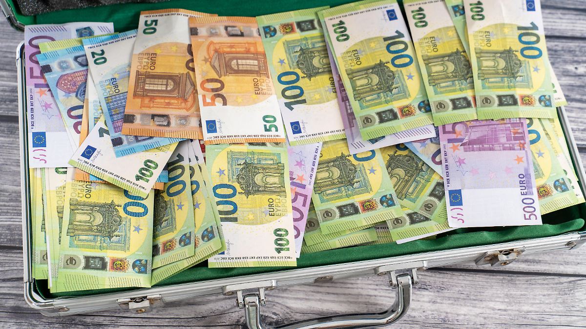 Lotto-Glück: Was Jackpot-Gewinner unbedingt tun sollten - und was besser ...